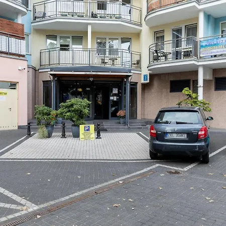 Spacerowa With Parking By Renters Apartment Kolberg