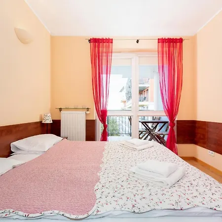 Spacerowa With Parking By Renters דירה *