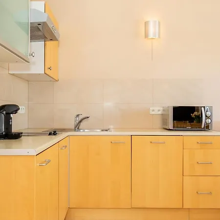 Spacerowa With Parking By Renters דירה *