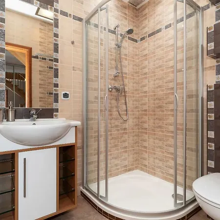 Spacerowa With Parking By Renters דירה