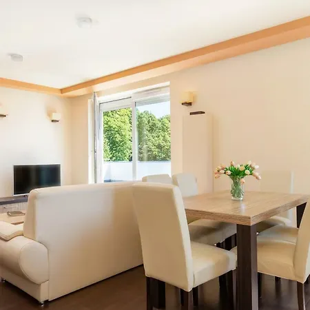 Spacerowa With Parking By Renters Apartment Kolberg