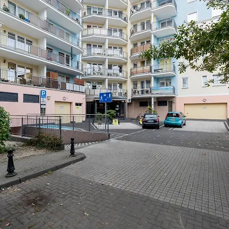 Spacerowa With Parking By Renters Apartment Kolobrzeg