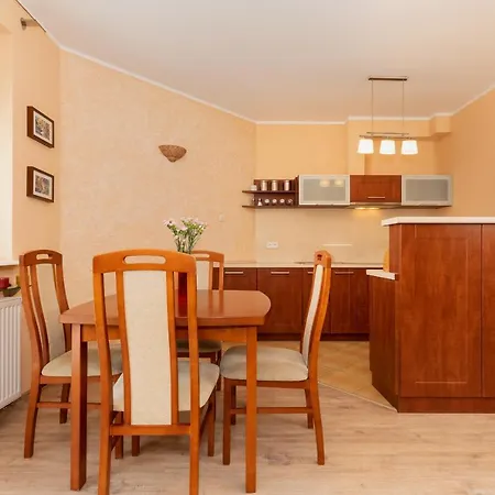 Spacerowa With Parking By Renters Apartment Kolobrzeg