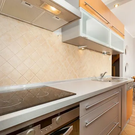 Spacerowa With Parking By Renters Apartamento Kołobrzeg