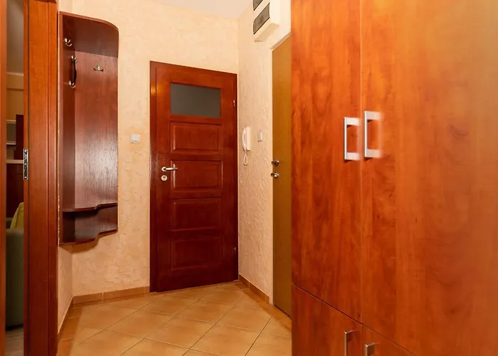 Spacerowa With Parking By Renters Διαμέρισμα Kołobrzeg